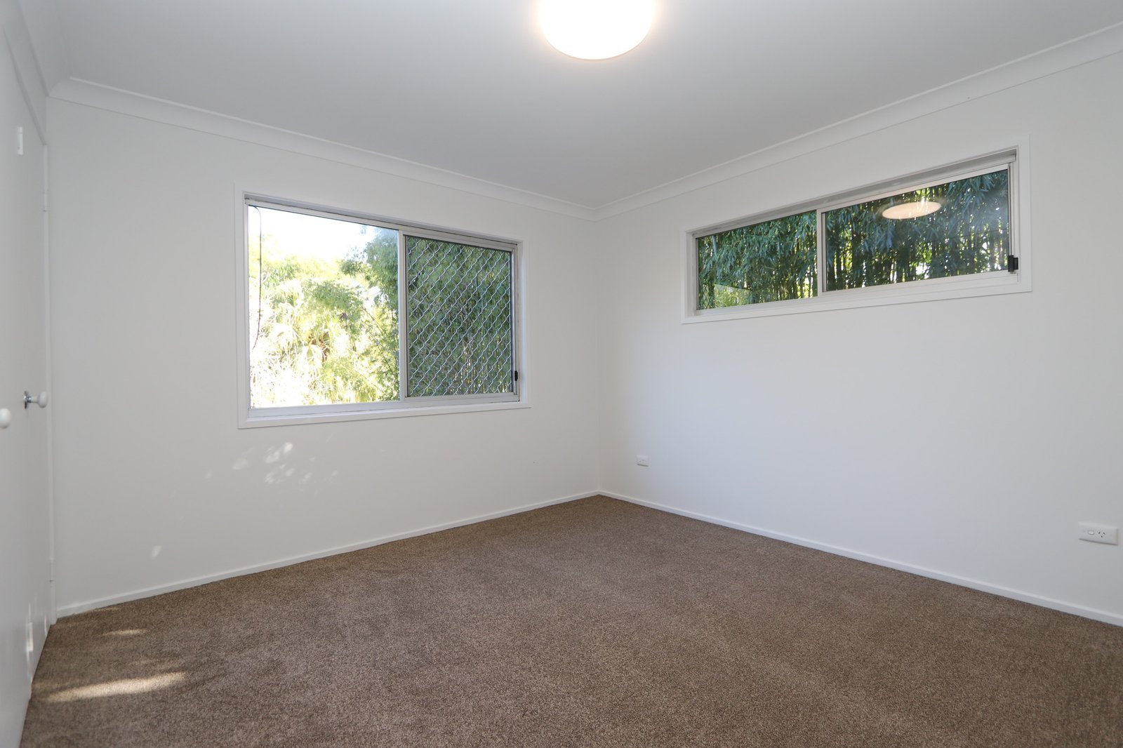 14 Beitz Avenue LABRADOR 19