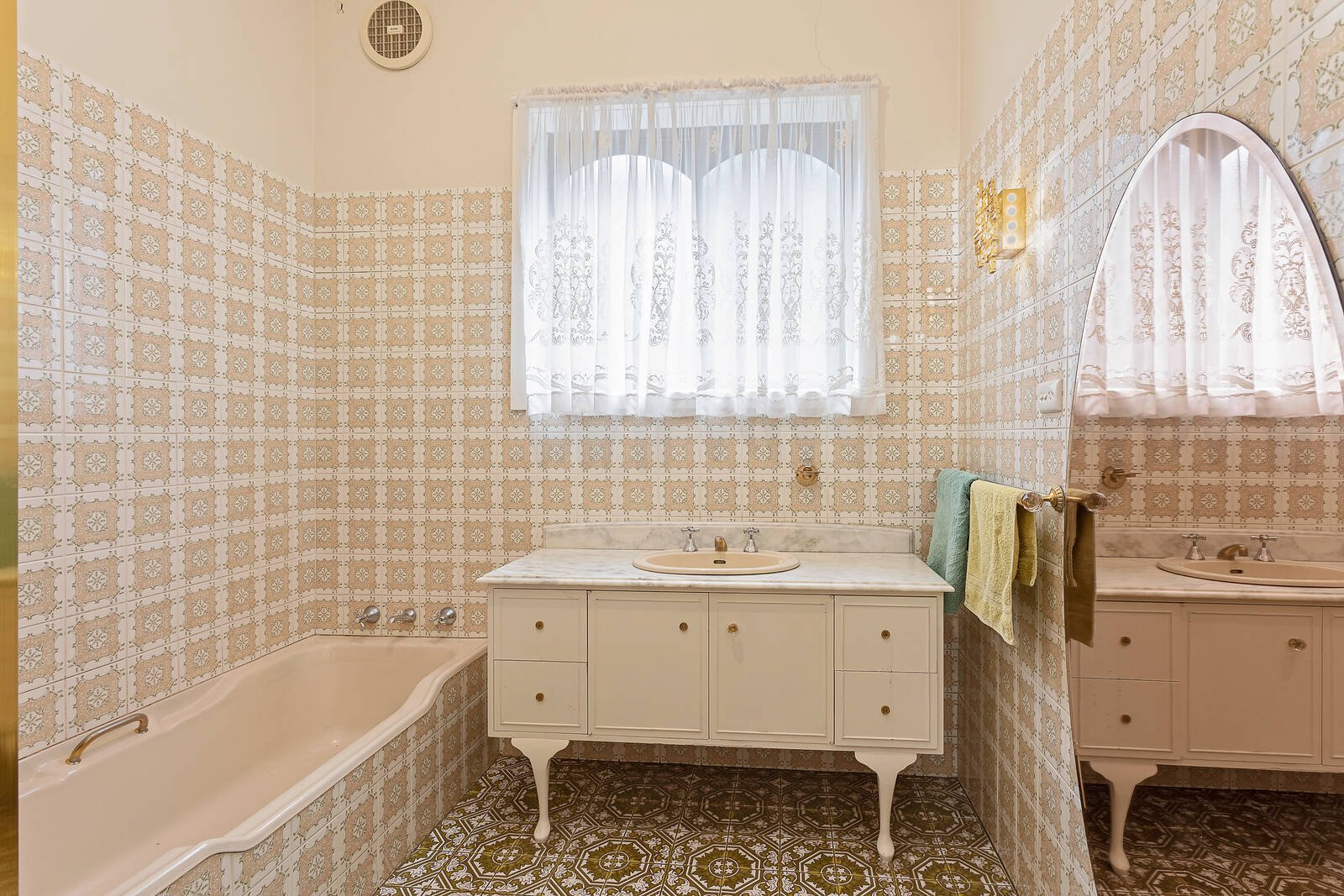 Real Estate and Property in 14 Bendigo Avenue, Elwood, VIC