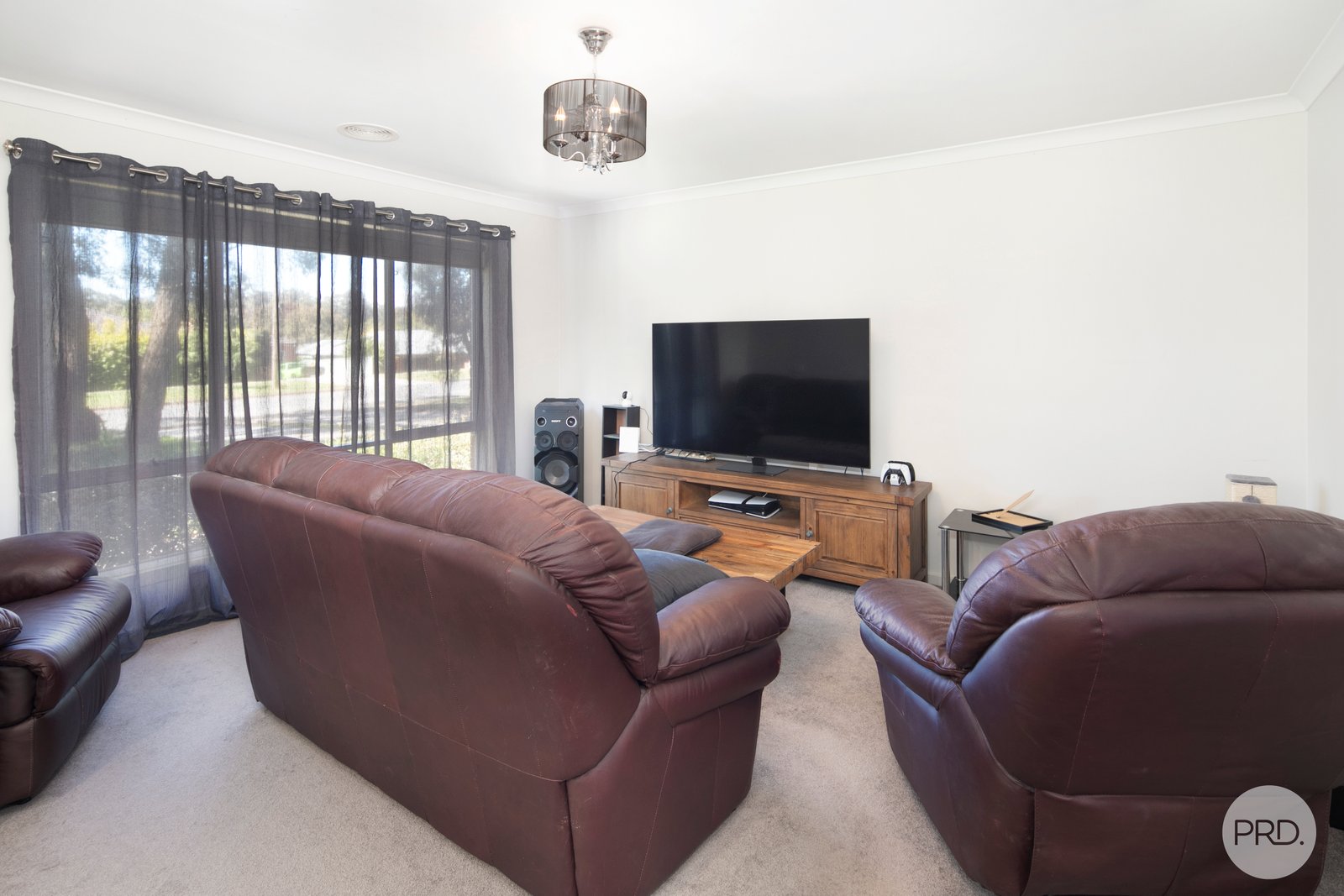 14 Bennett Street CANADIAN 7