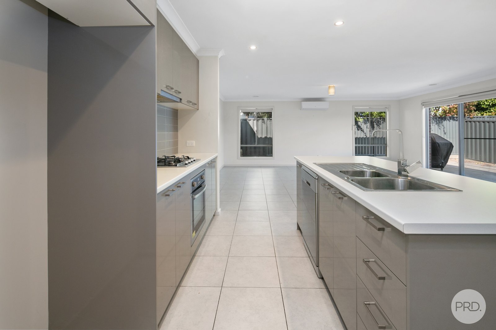 14 Bennett Street CANADIAN 5