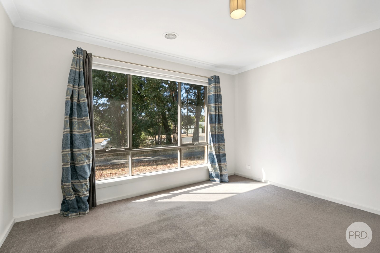 14 Bennett Street CANADIAN 6