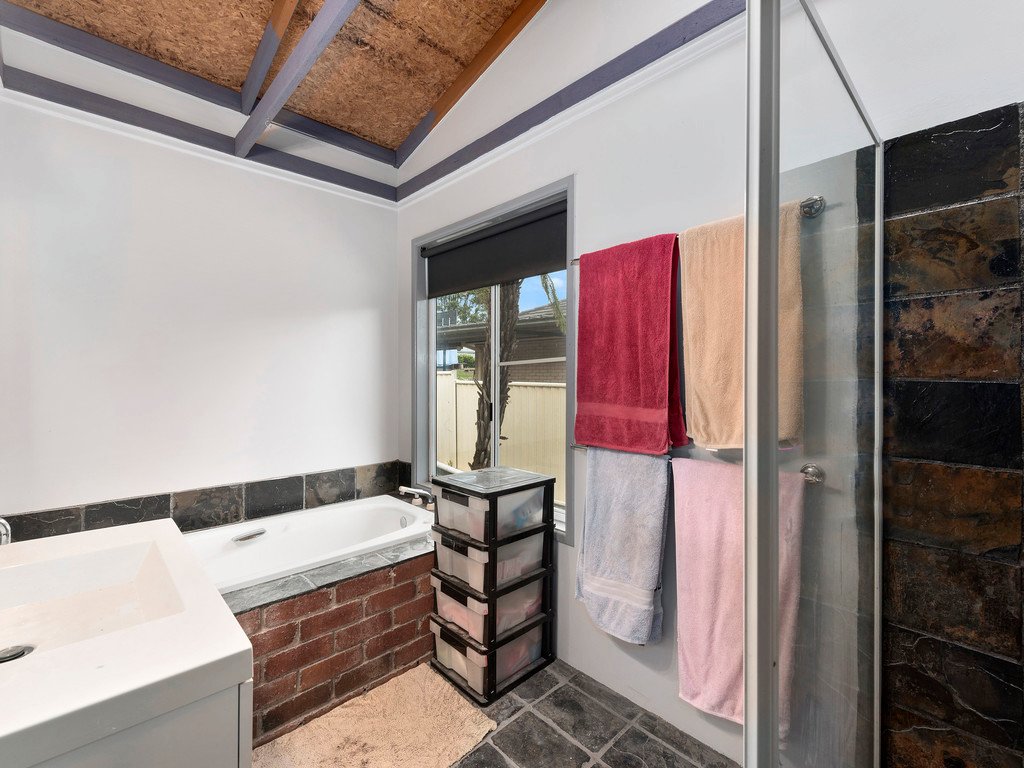 14 Bent Street NANA GLEN 11