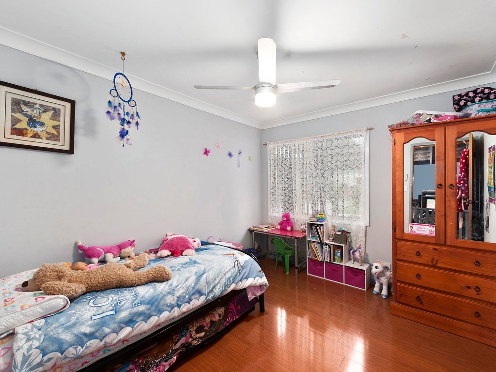 14 Bent Street NANA GLEN 13
