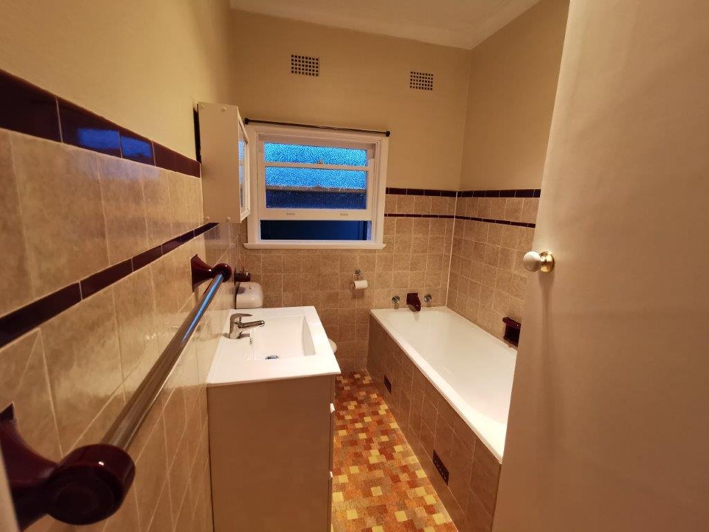 14 Berring Avenue ROSELANDS 5