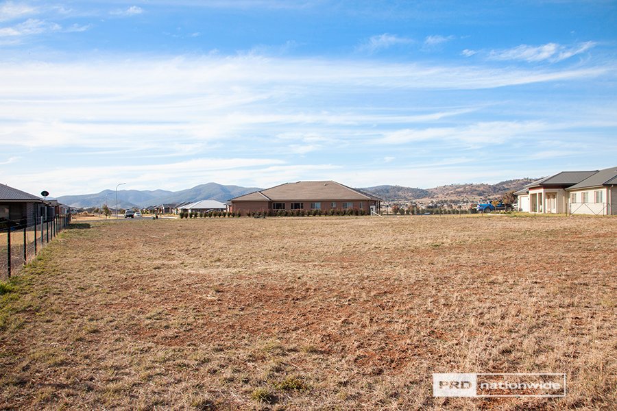 14 Bluebell Way TAMWORTH 5
