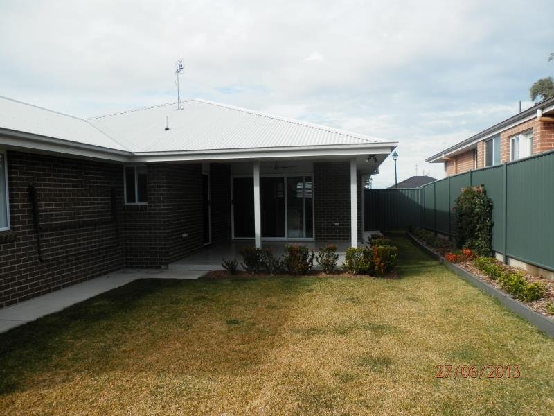 14 Boulevard Place TAMWORTH 2