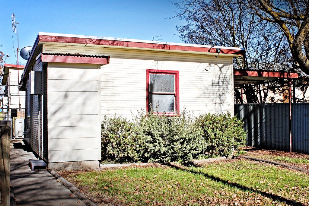 1/4 Bridge Street TUMBARUMBA 1