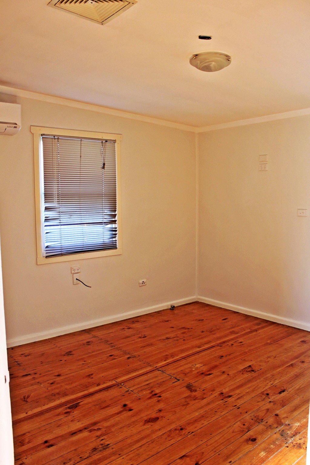 1/4 Bridge Street TUMBARUMBA 3