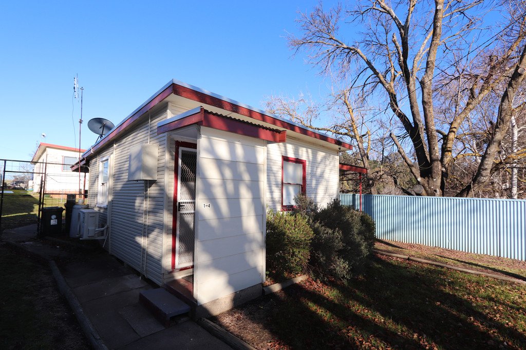 1/4 Bridge Street TUMBARUMBA 1