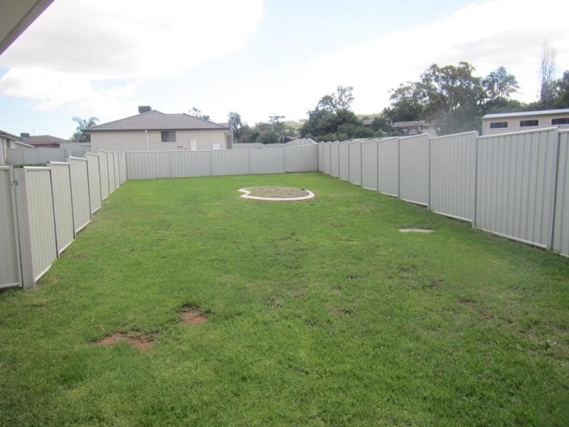 14 Brushbox Grove OXLEY VALE 8
