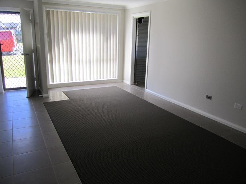 14 Brushbox Grove TAMWORTH 3