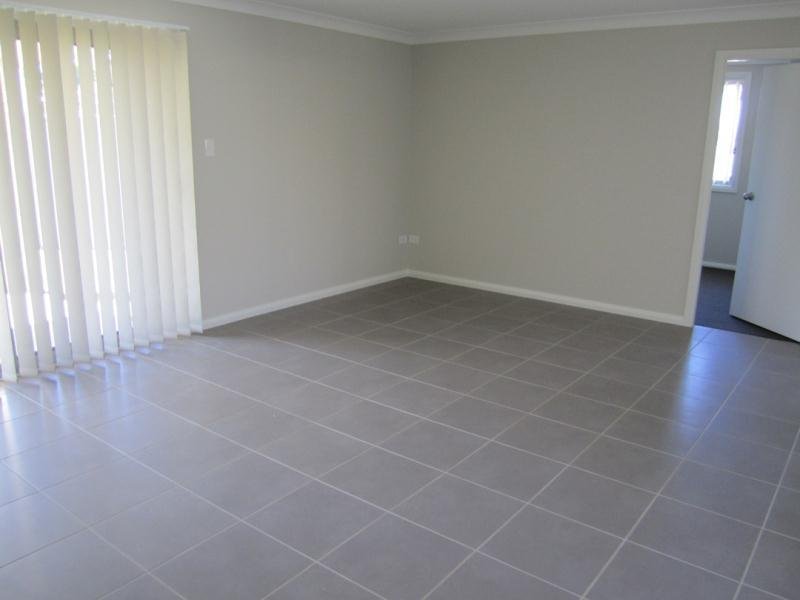 14 Brushbox Grove TAMWORTH 4