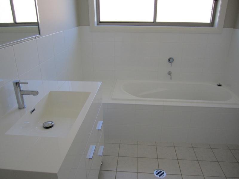 14 Brushbox Grove TAMWORTH 6