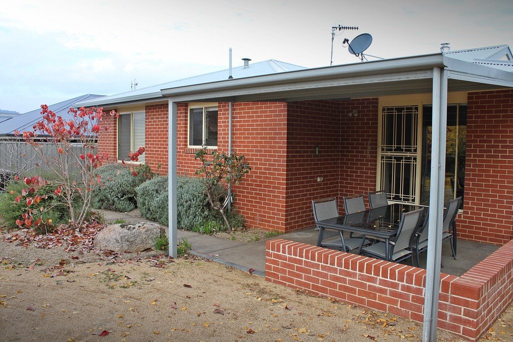 14 Burgun Drive TUMBARUMBA 2