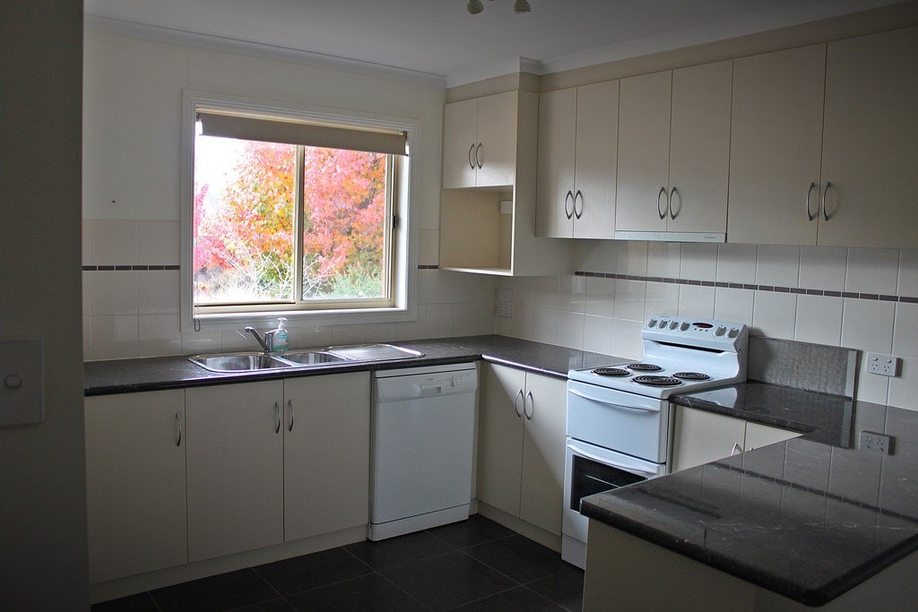 14 Burgun Drive TUMBARUMBA 5