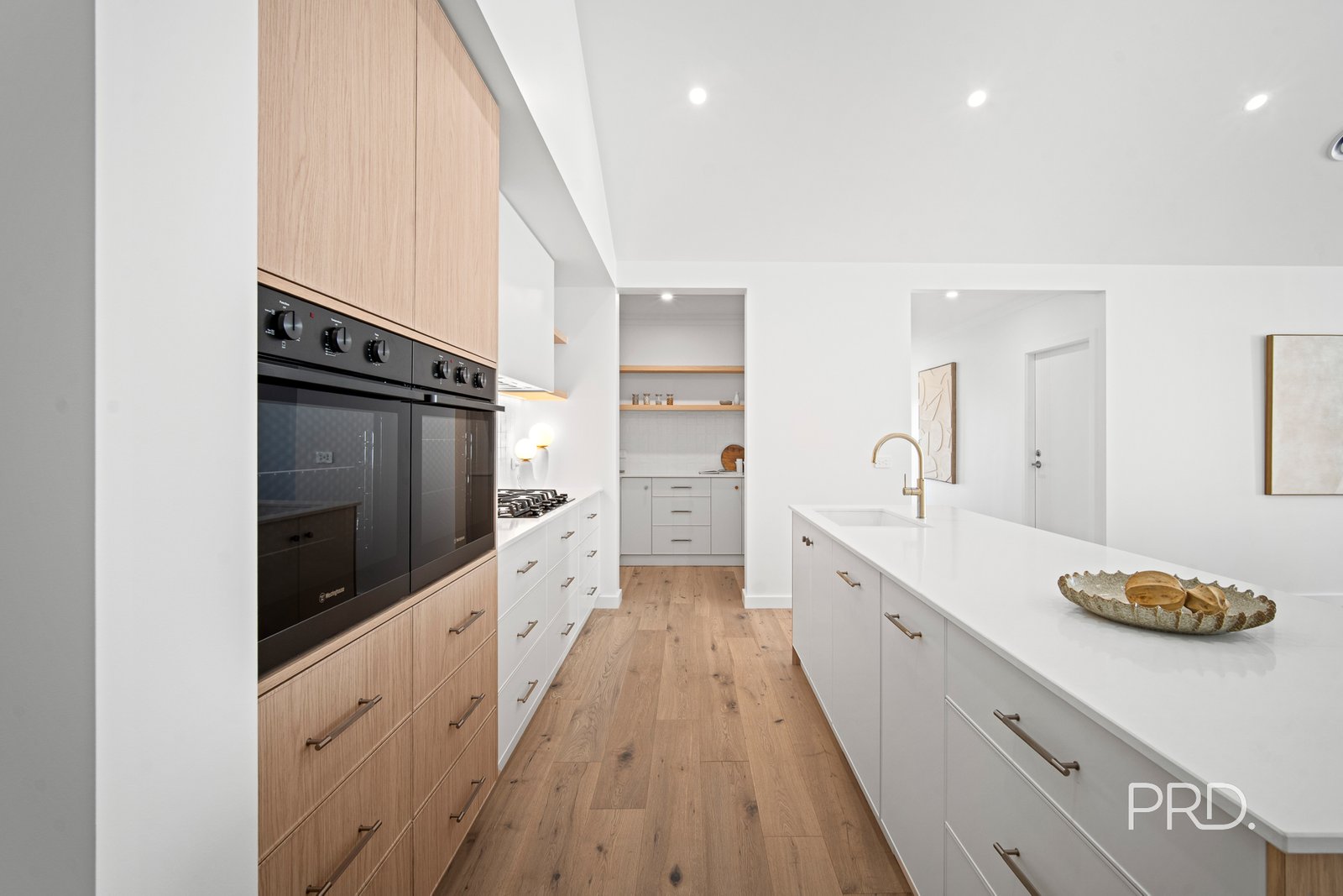 14 Burt Street GOBBAGOMBALIN 5