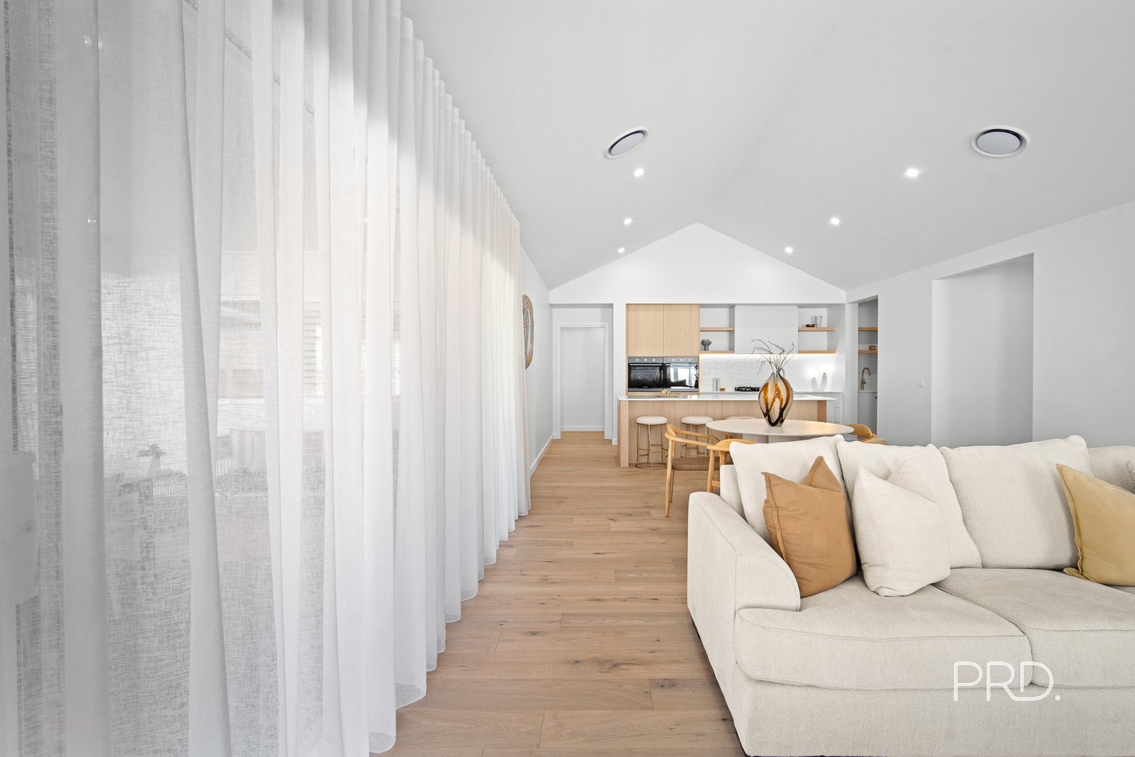 14 Burt Street GOBBAGOMBALIN 8