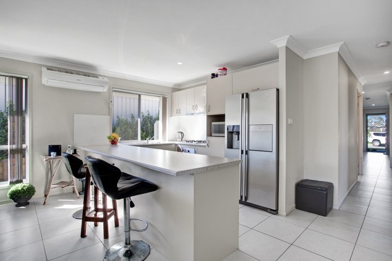 14 Campden Street THORNTON 4