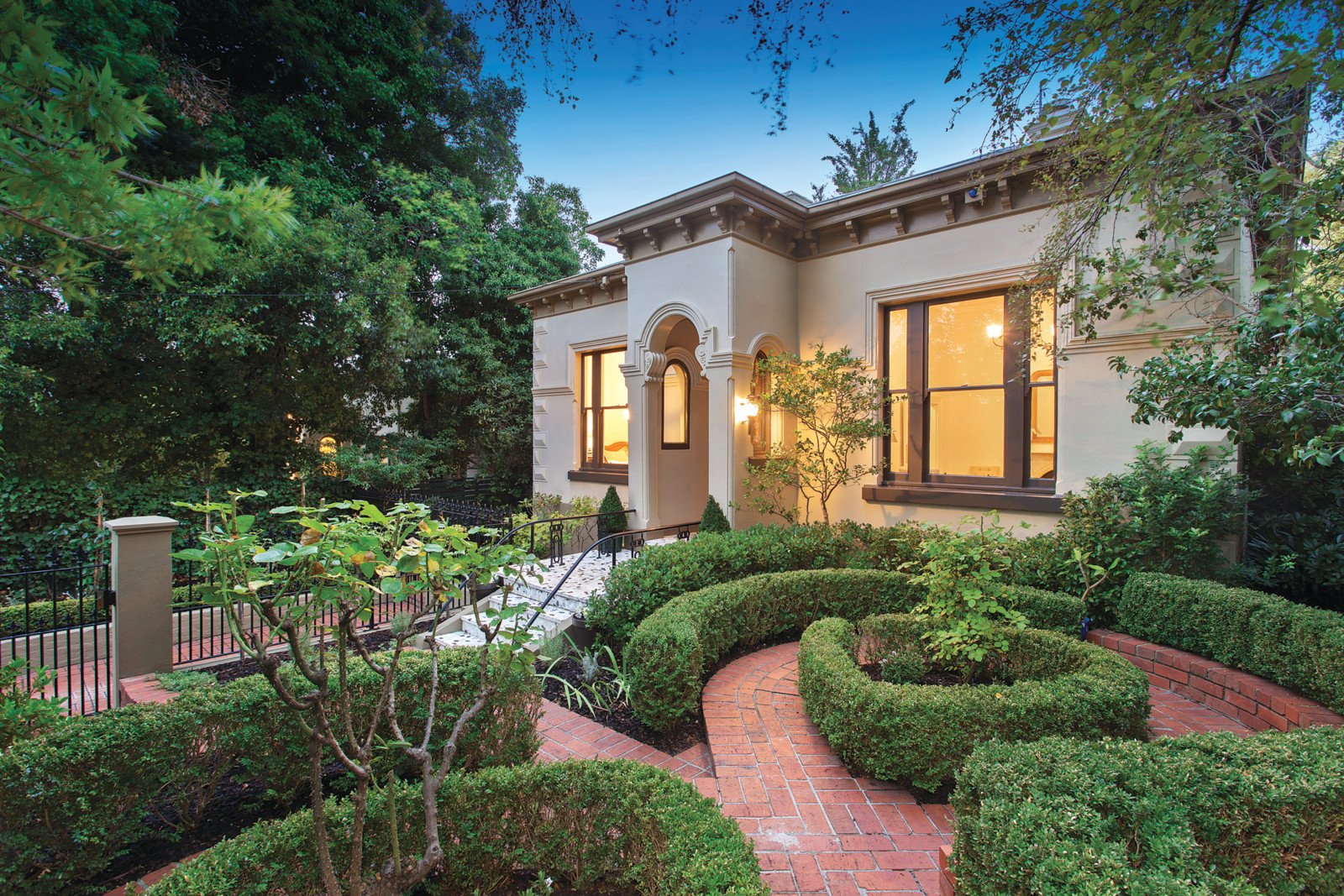 14 Canterbury Road, Toorak, VIC