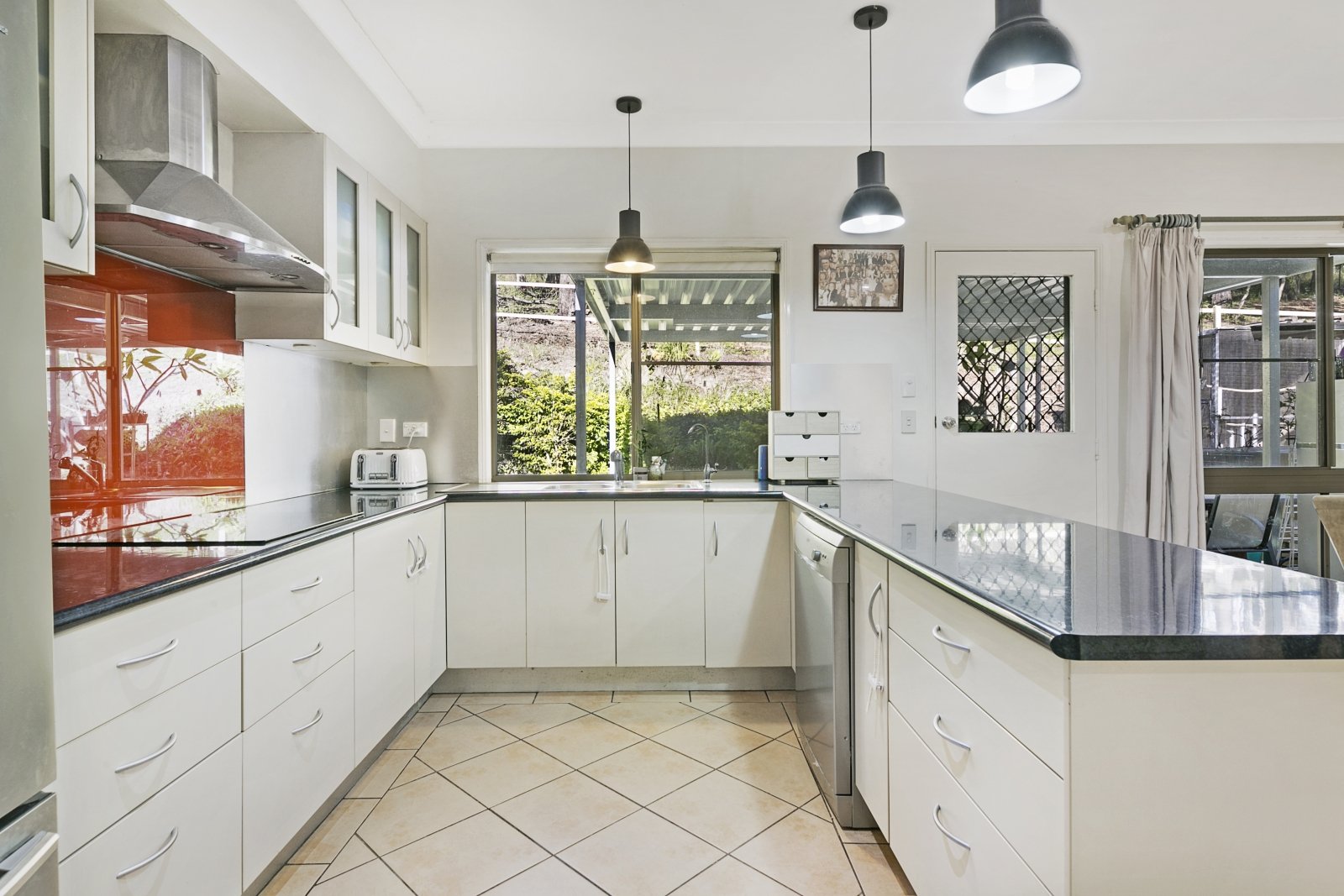 14 Carapook Crescent TALLEBUDGERA 19