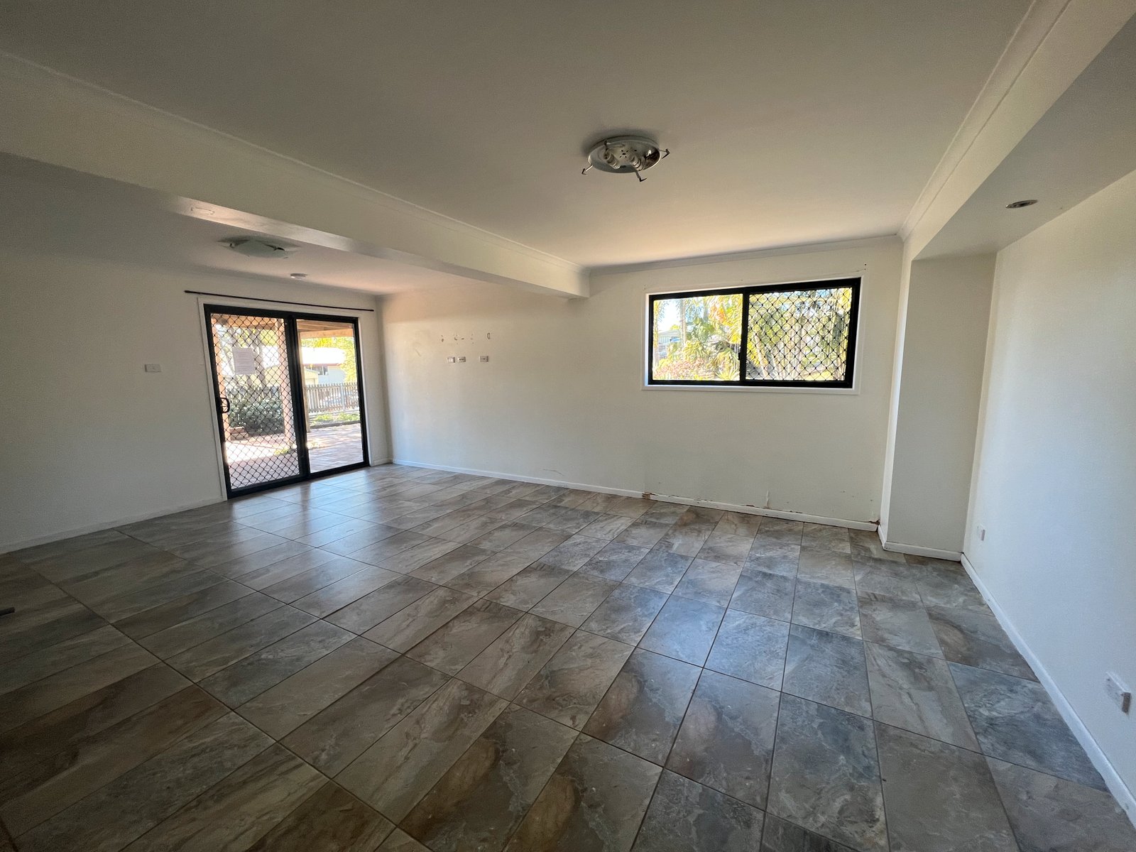 14 Carinya Drive CLINTON 13