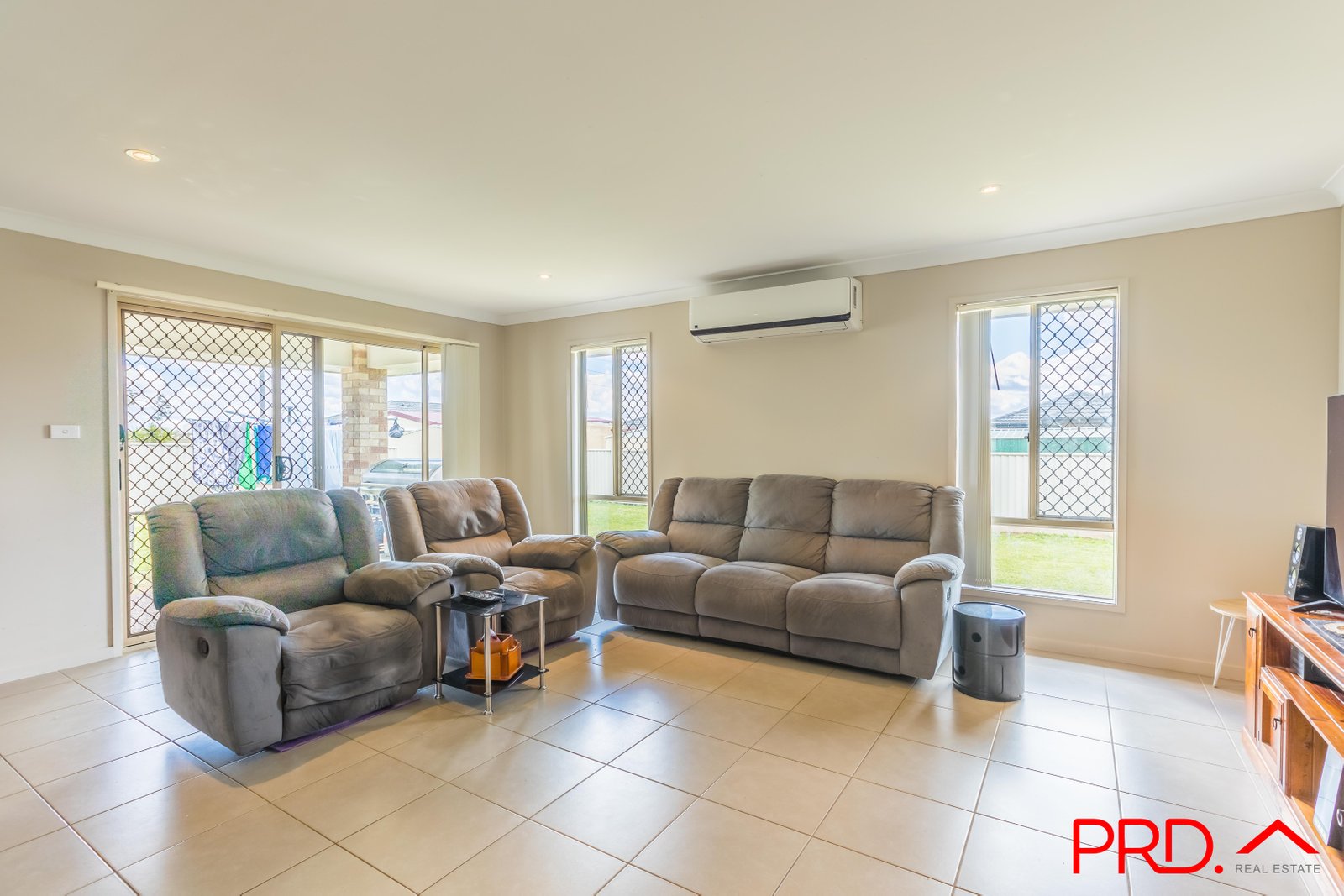 14 Carnegie Place TAMWORTH 6
