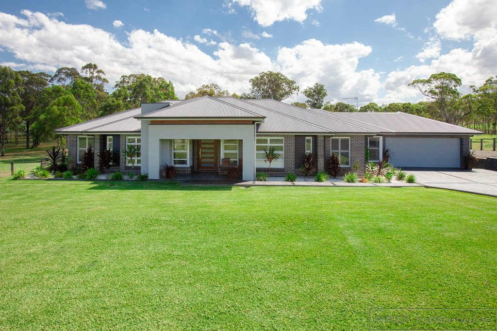 14 Carnival Close WINDELLA 2