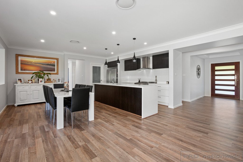 14 Carnival Close WINDELLA 8