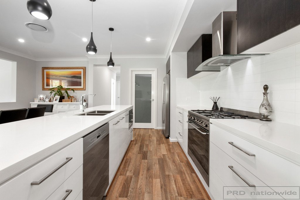 14 Carnival Close WINDELLA 9