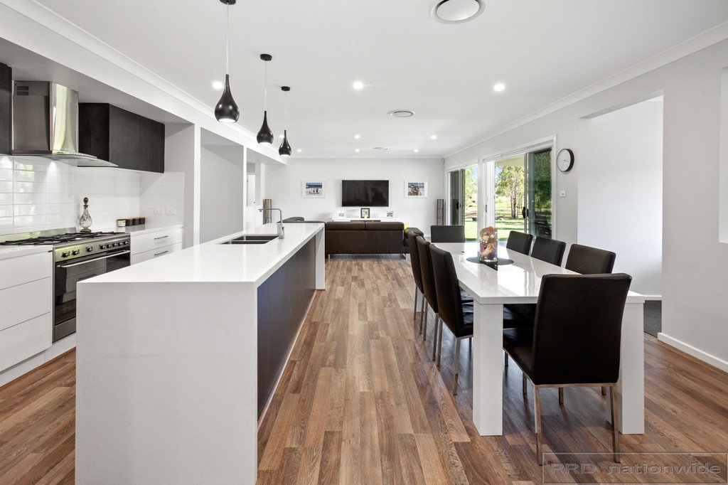 14 Carnival Close WINDELLA 11