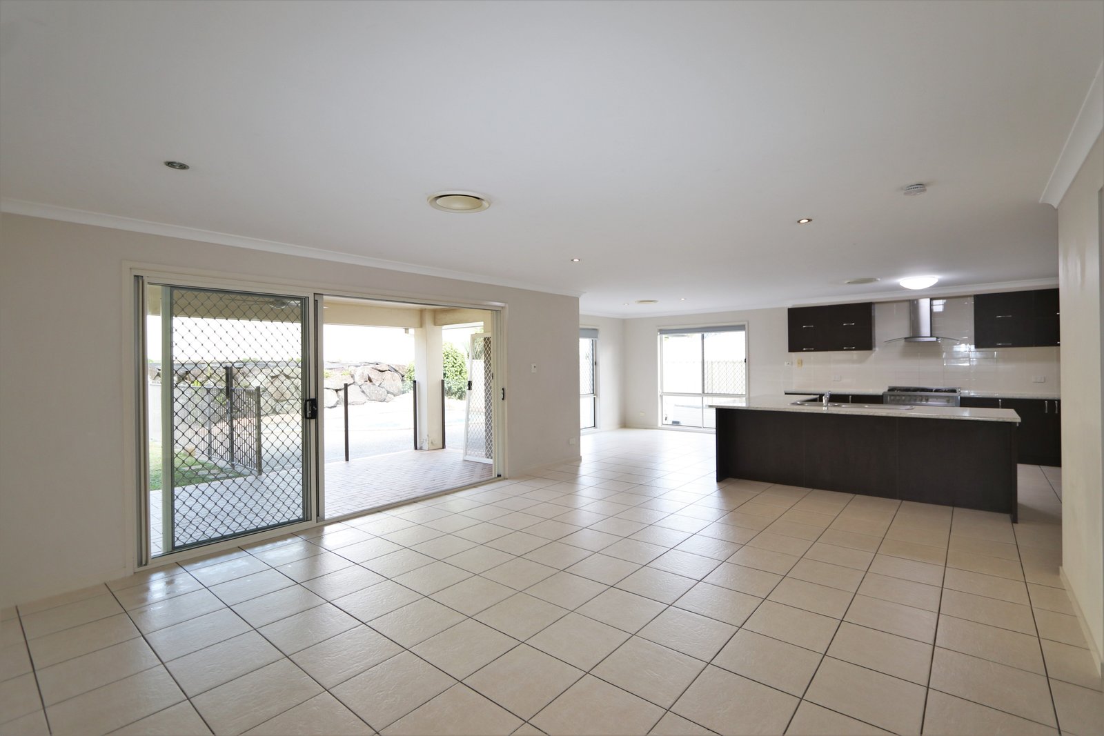 14 Casuarina Drive MOLENDINAR 4