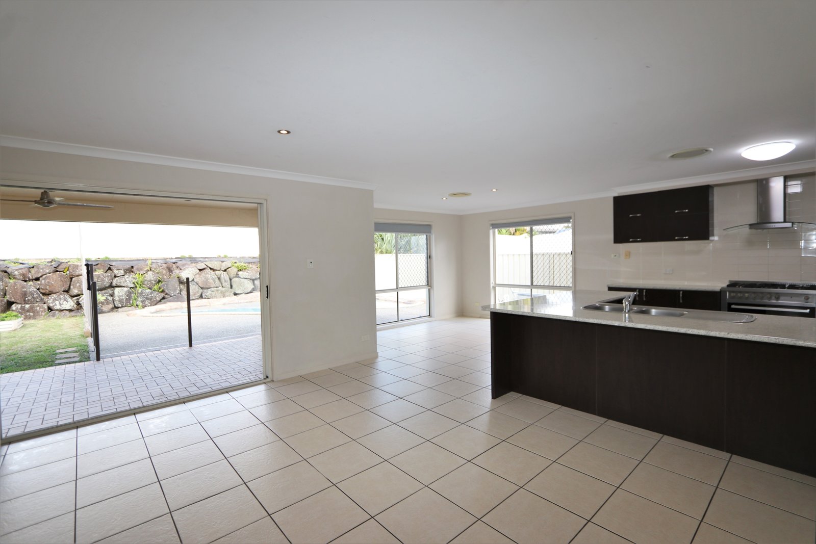 14 Casuarina Drive MOLENDINAR 5