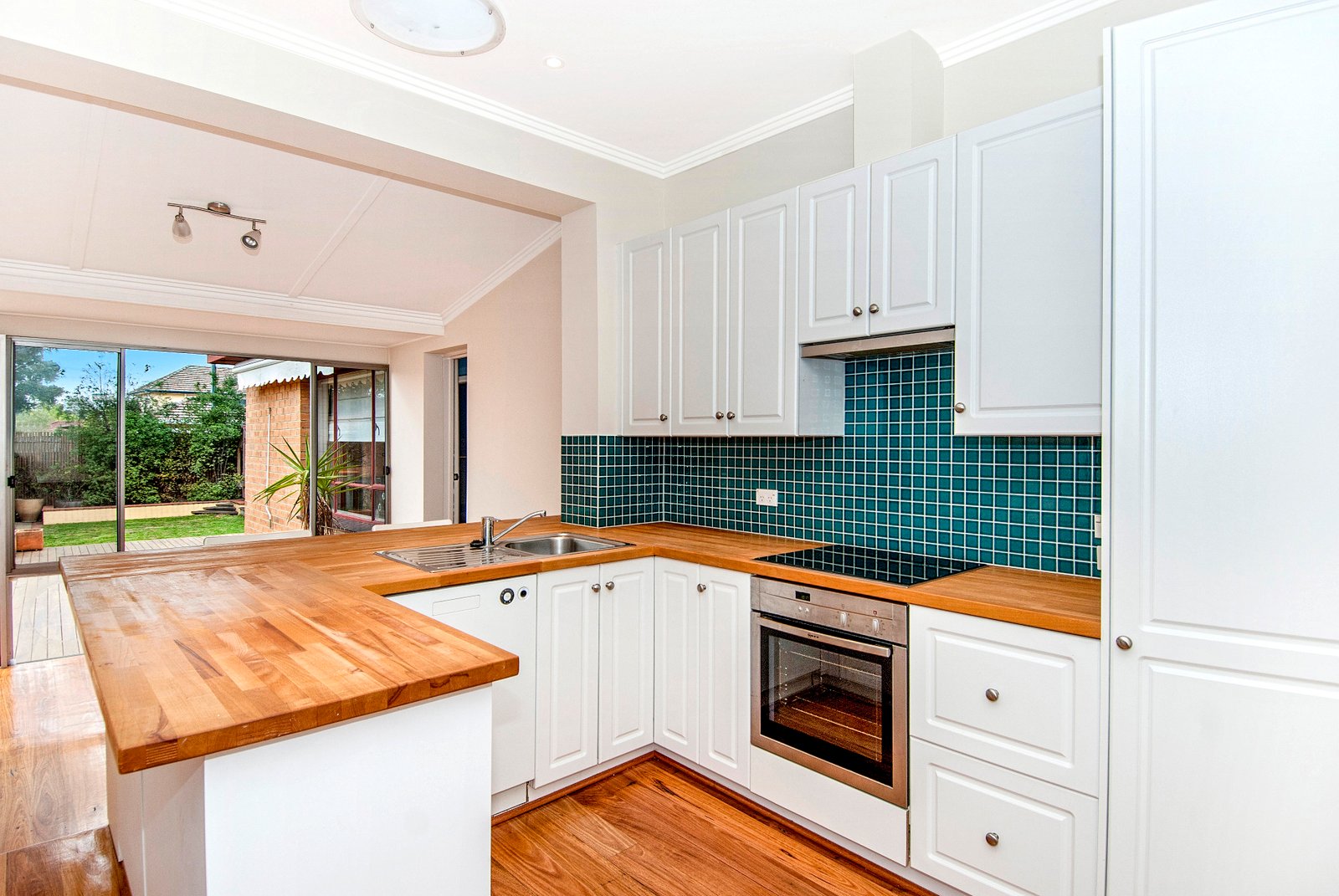 Gallery: 14 Charming Street
