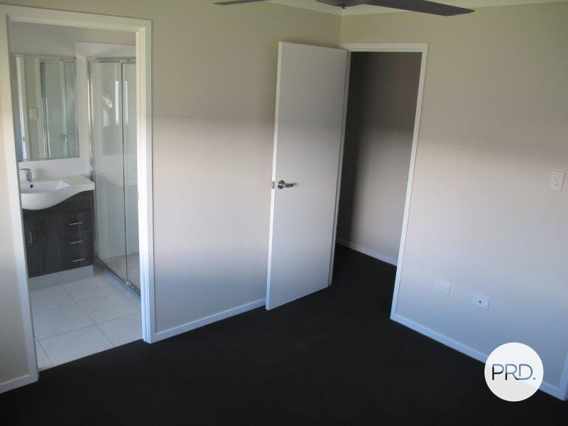 1/4 Cimba Street CLINTON 4