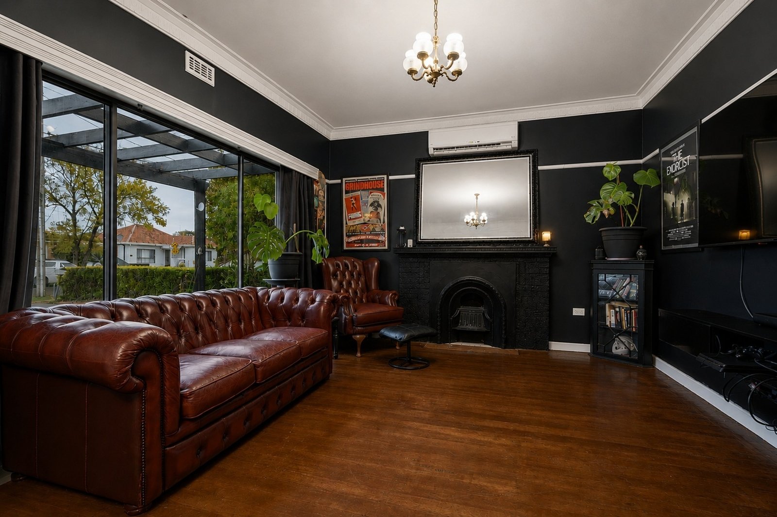 Gallery: 14 College Street
