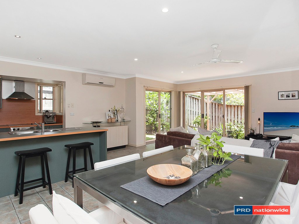 1/4 Comore Drive VARSITY LAKES 1