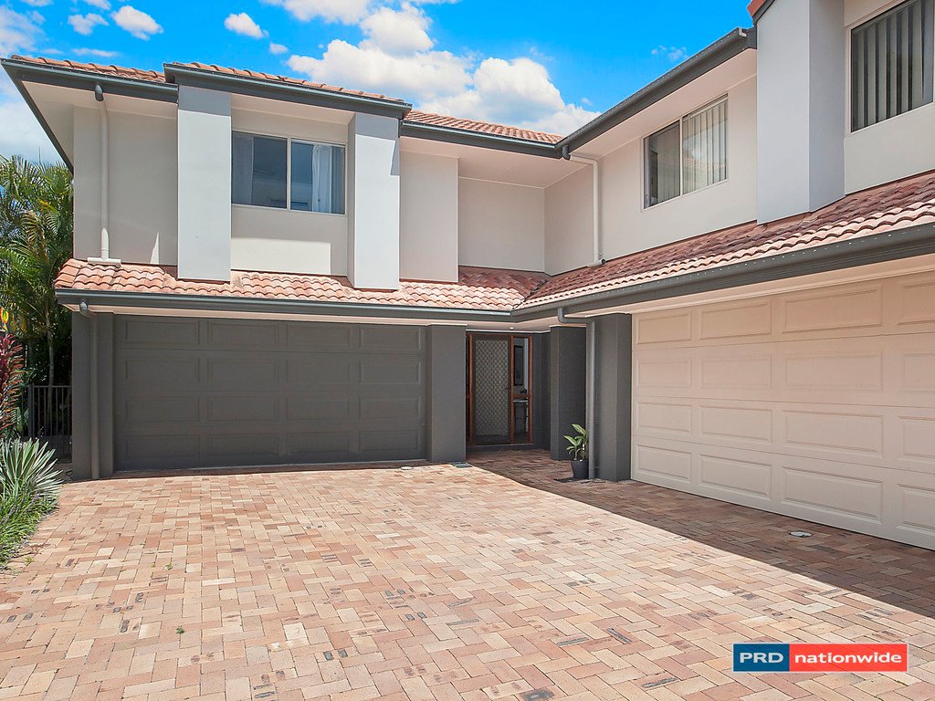 1/4 Comore Drive VARSITY LAKES 2