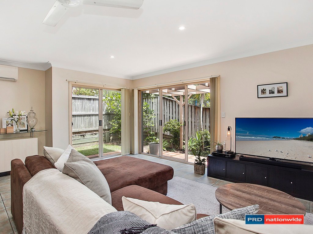 1/4 Comore Drive VARSITY LAKES 3