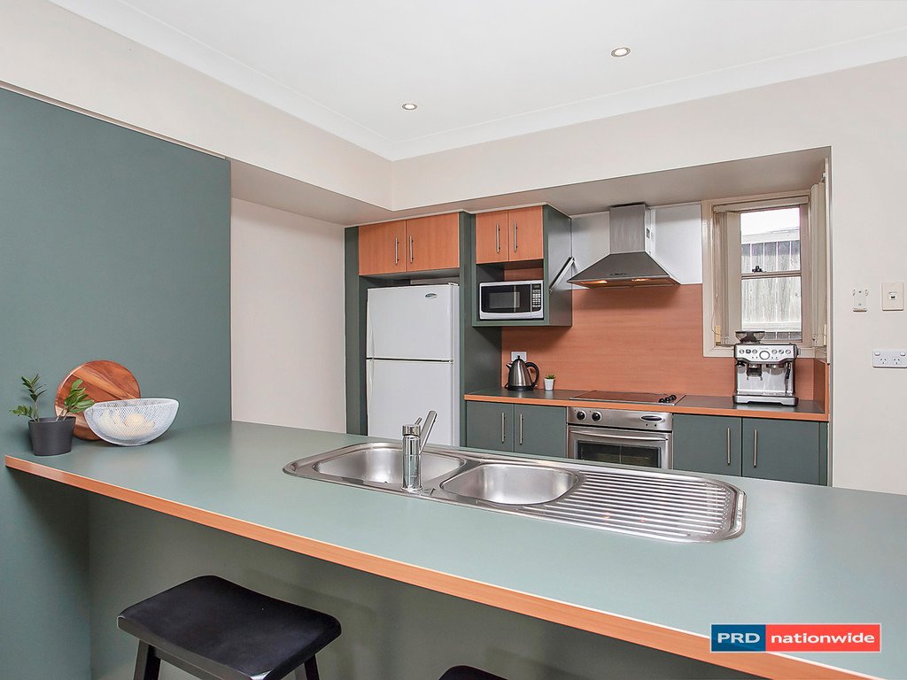 1/4 Comore Drive VARSITY LAKES 8