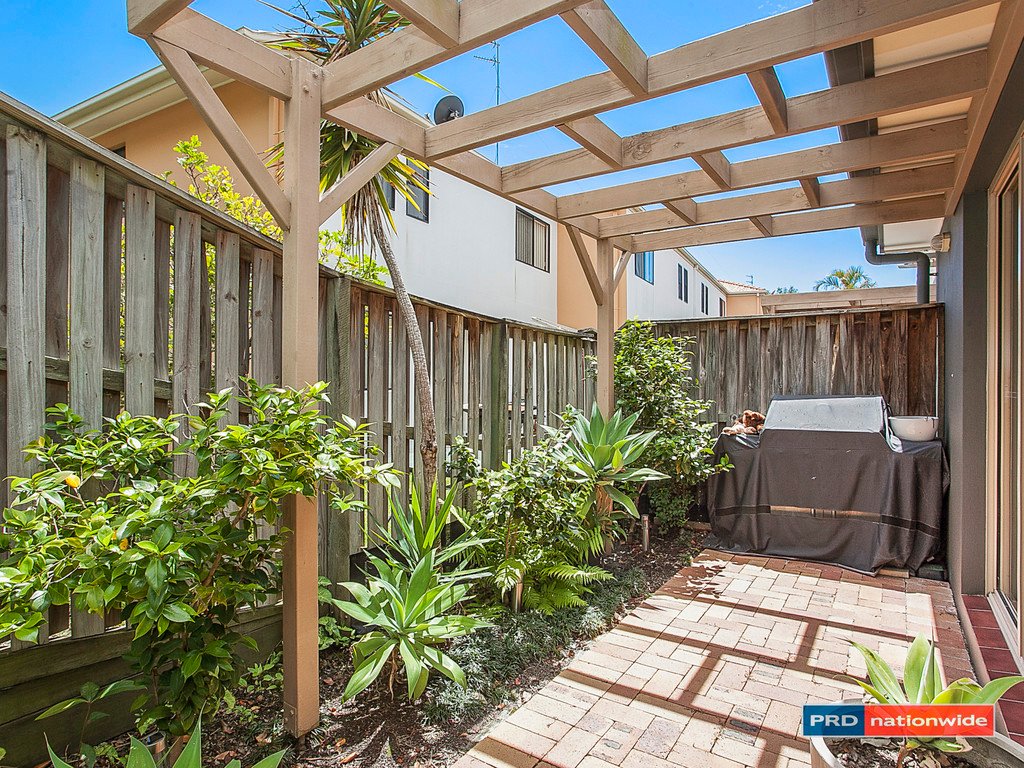 1/4 Comore Drive VARSITY LAKES 9