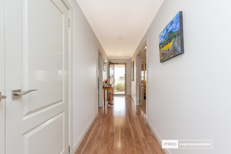 14 Conjola Drive TAMWORTH 3