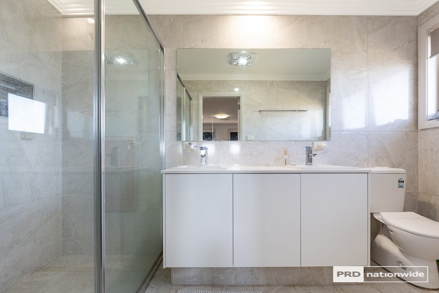 14 Conjola Drive TAMWORTH 13