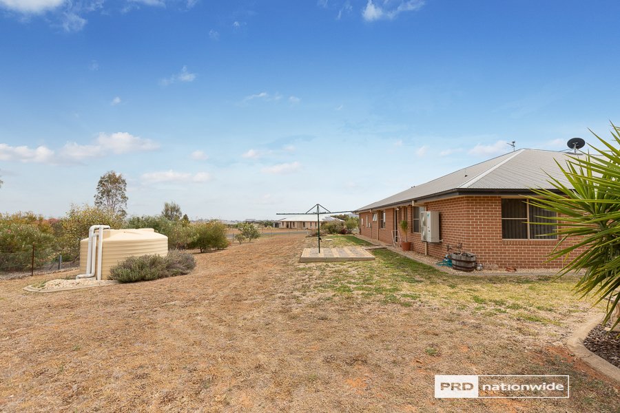 14 Conjola Drive TAMWORTH 17