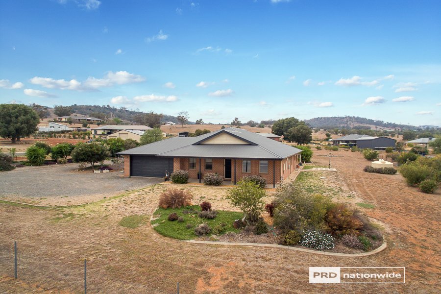 14 Conjola Drive TAMWORTH 20