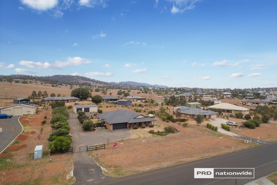 14 Conjola Drive TAMWORTH 22