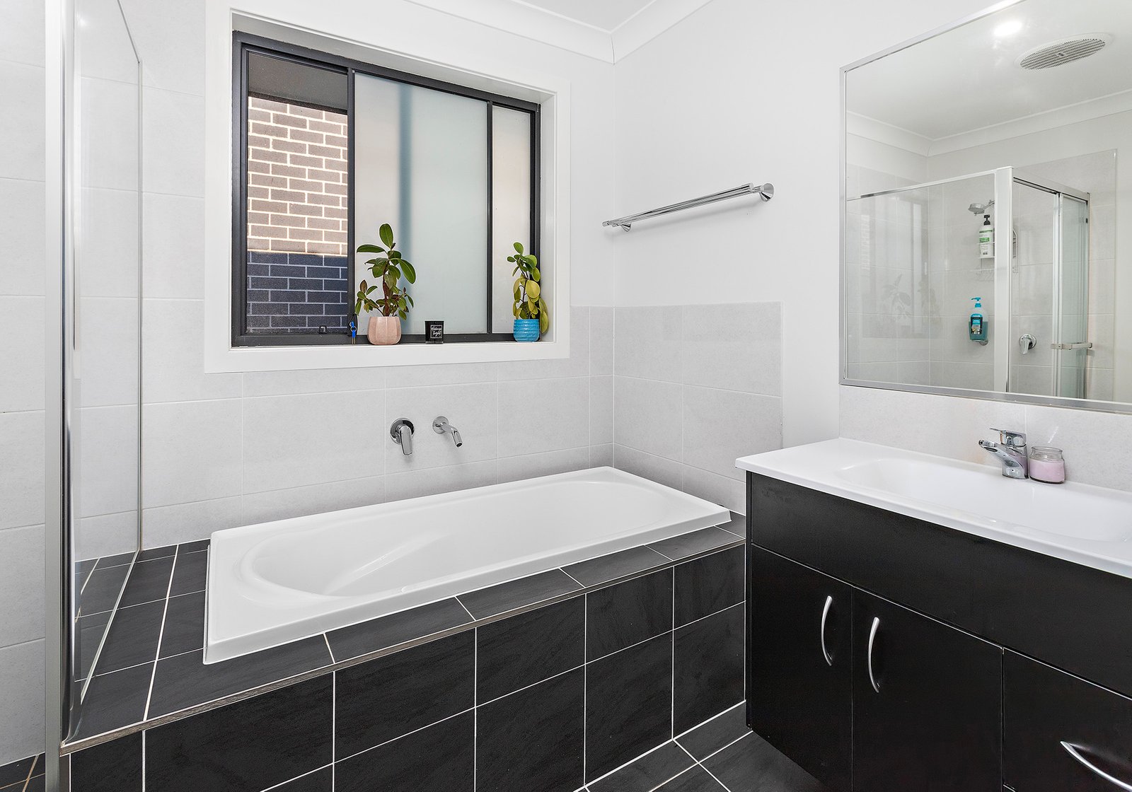 14 Cordeaux Parade TULLIMBAR 8