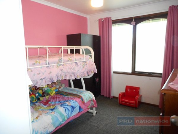 14 Corralyn Avenue BATLOW 5