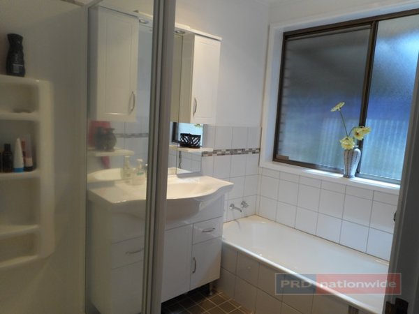 14 Corralyn Avenue BATLOW 6