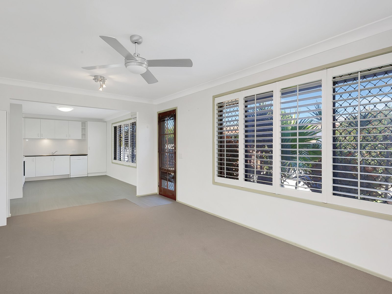 1/4 Cotinga Crescent BURLEIGH WATERS 2