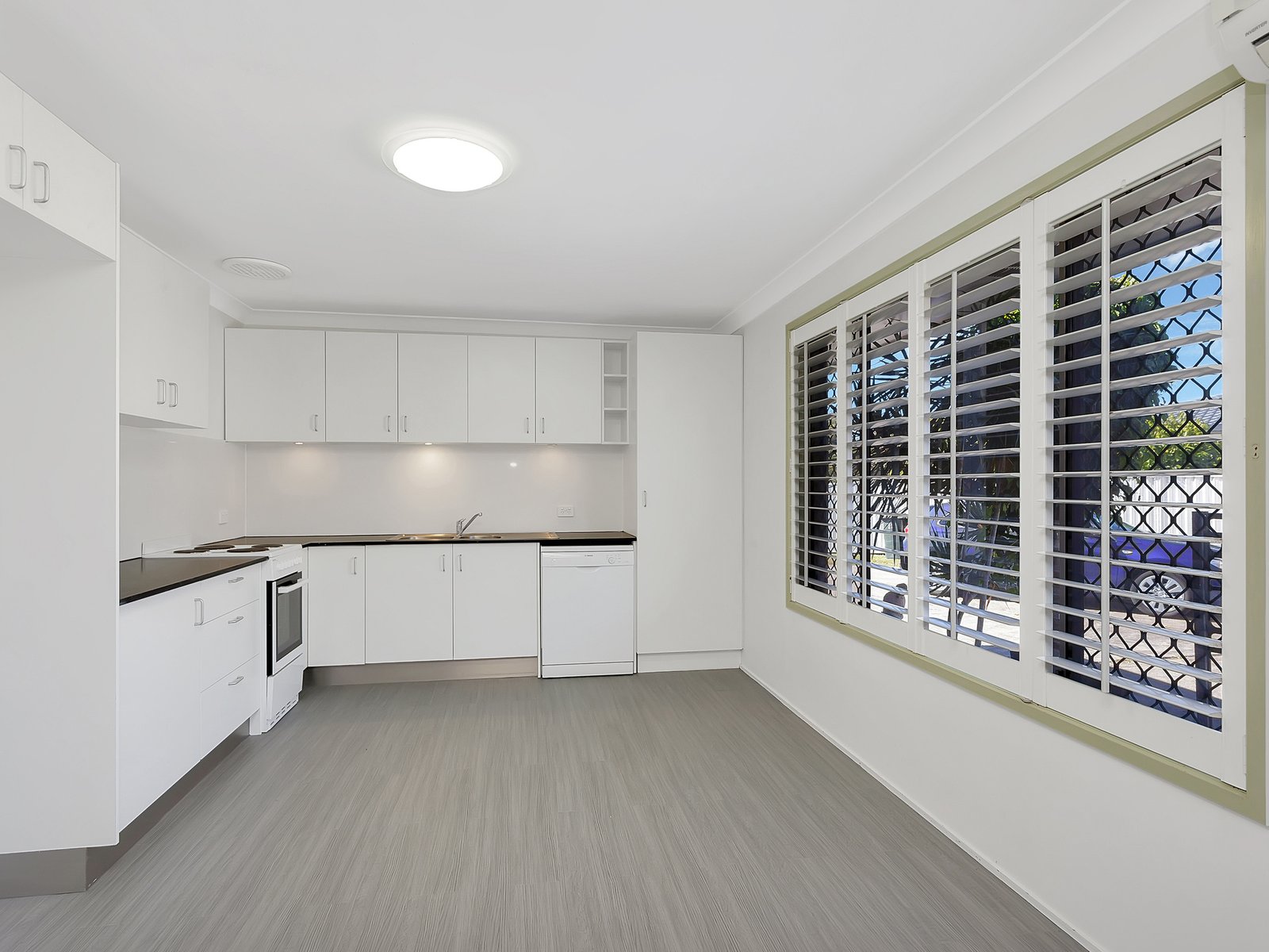 1/4 Cotinga Crescent BURLEIGH WATERS 3